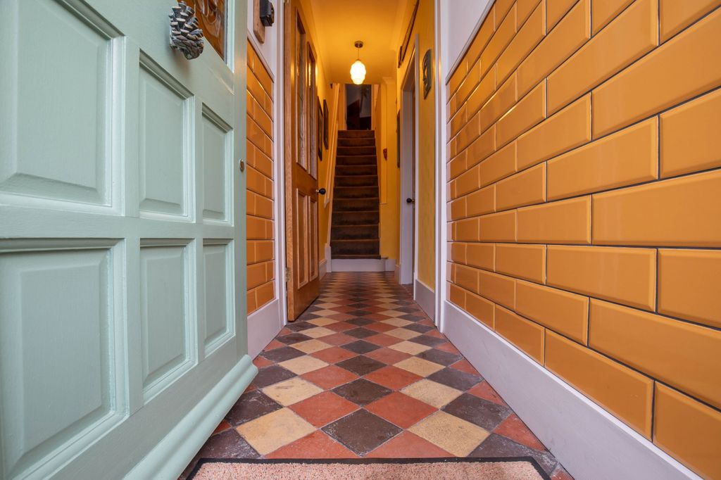 Property photo 2 of 43