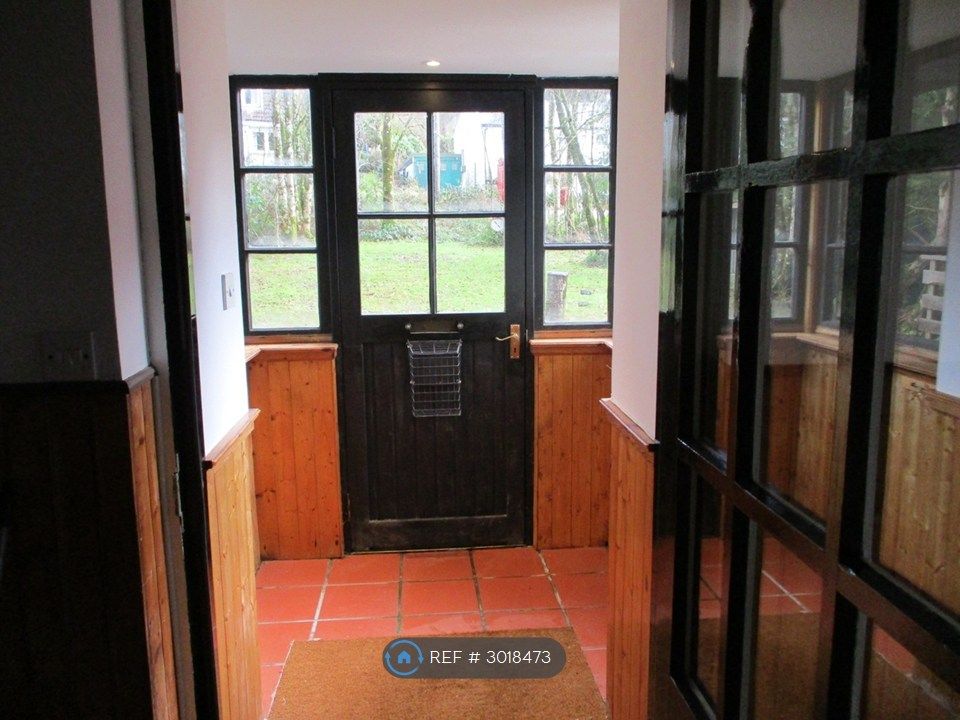Property photo 3 of 23 Entrance Porch