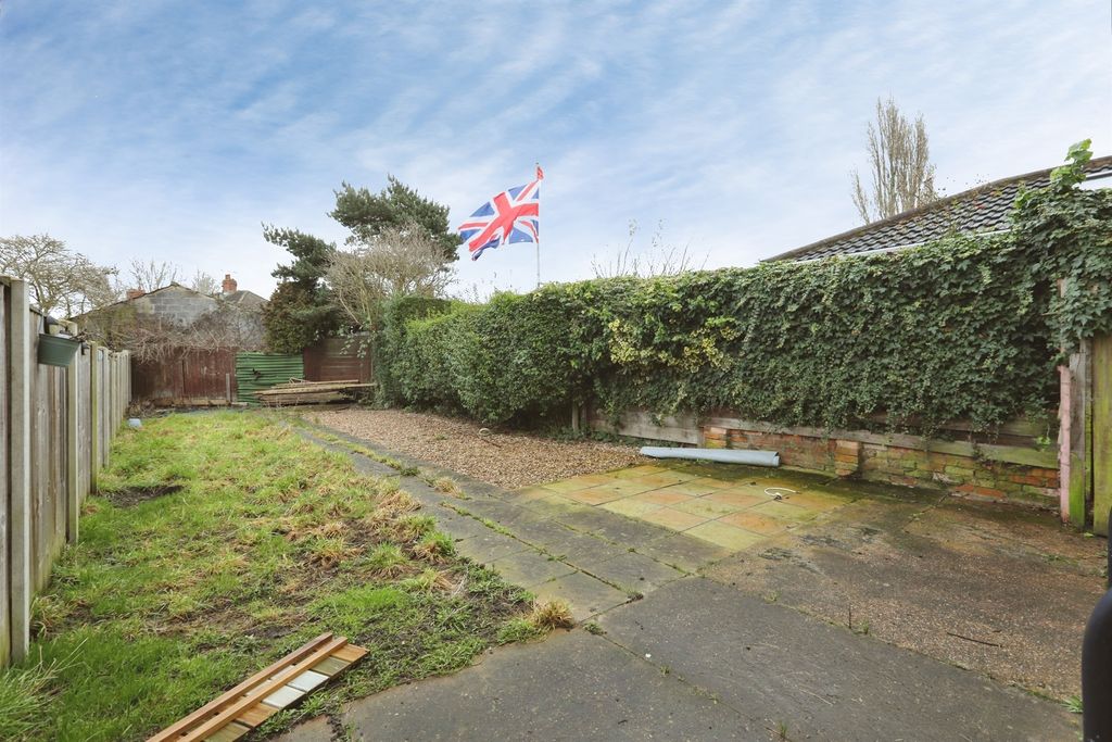 Property photo 2 of 14