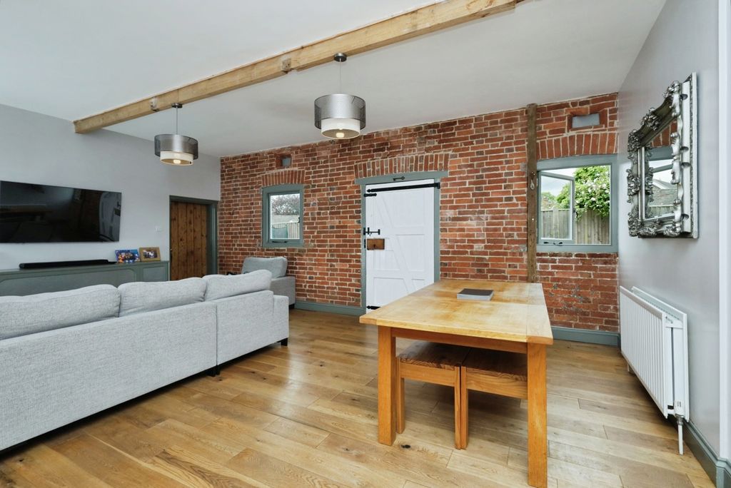 Property photo 2 of 29 Pbox-Img.Jpg