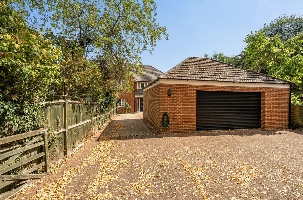 Property photo 2 of 28 150959117