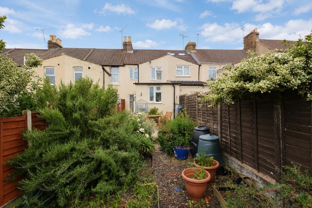 Property photo 3 of 11