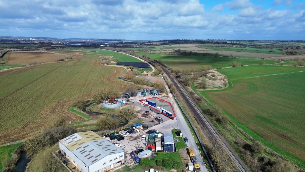 Property photo 2 of 3 Photo 4