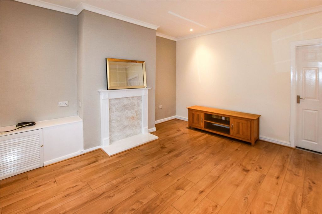 Property photo 2 of 7 Picture No. 05