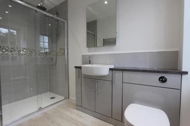 Property photo 2 of 4 En-Suite Bathroom