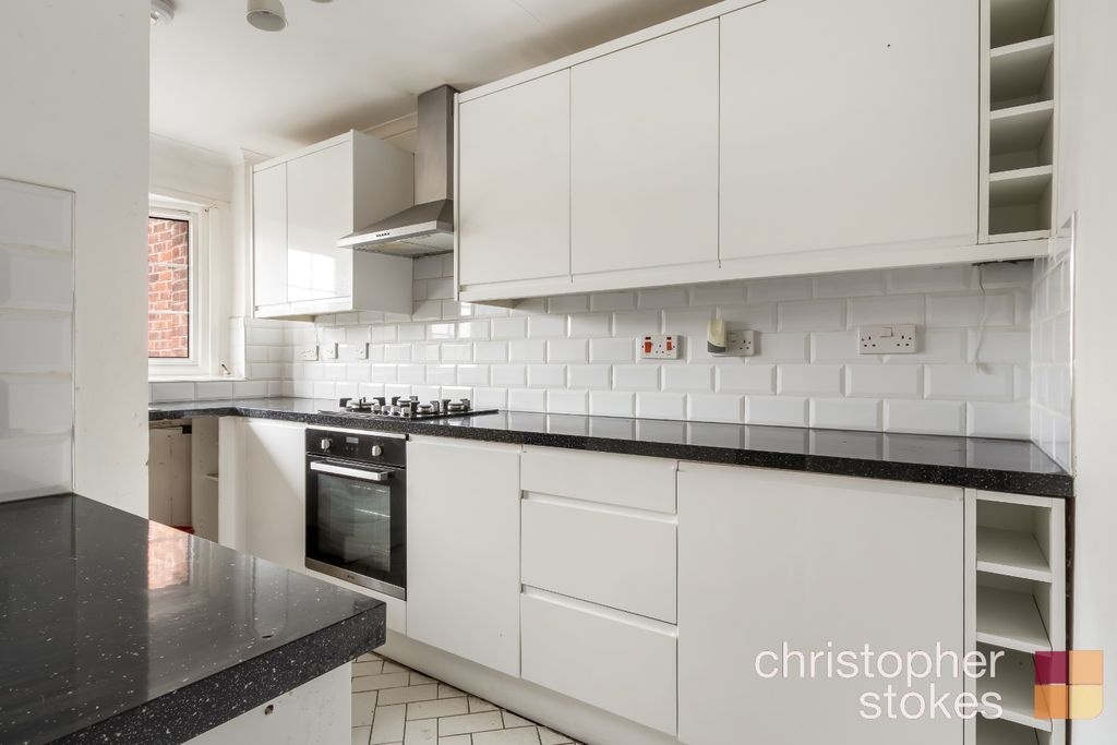 Property photo 2 of 18 4863464