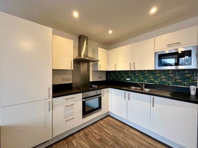 Property photo 1 of 7 Kitchen