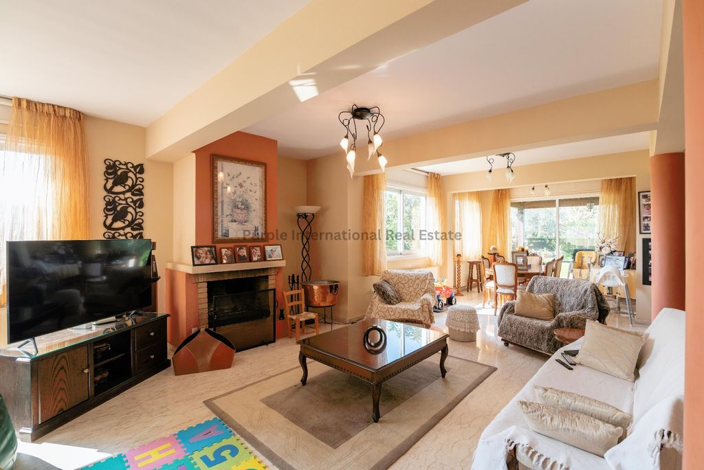 Property photo 3 of 43