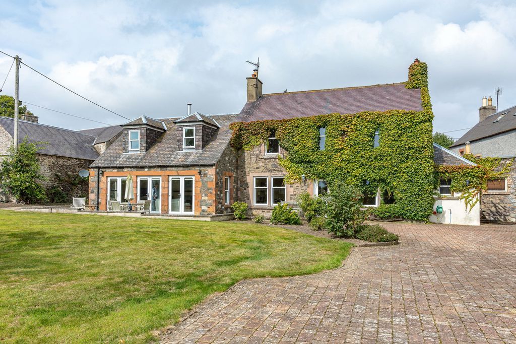 Property photo 1 of 39 Blain, Blainslie, Galashiels