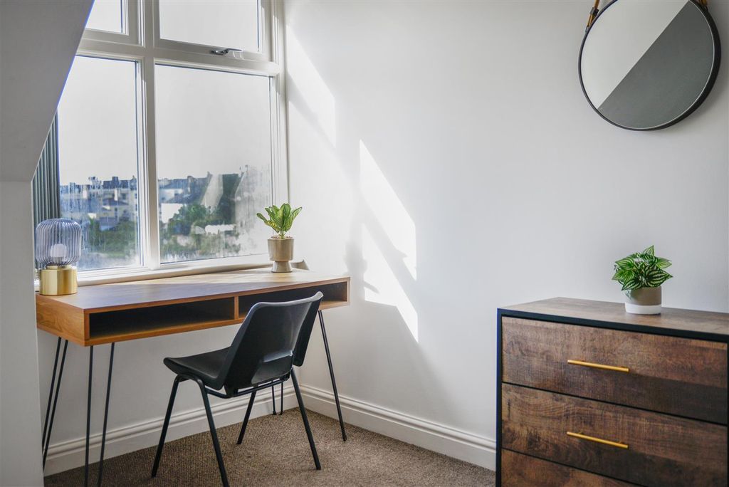 Property photo 3 of 10 Study With A View Flat 4.Jpg