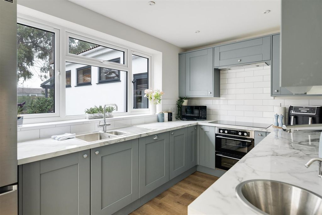 Property photo 2 of 22 Kitchen