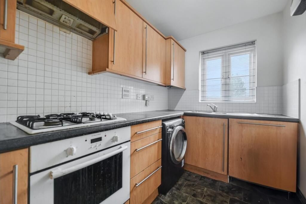 Property photo 2 of 20 258062_34046217_Img_05_0000