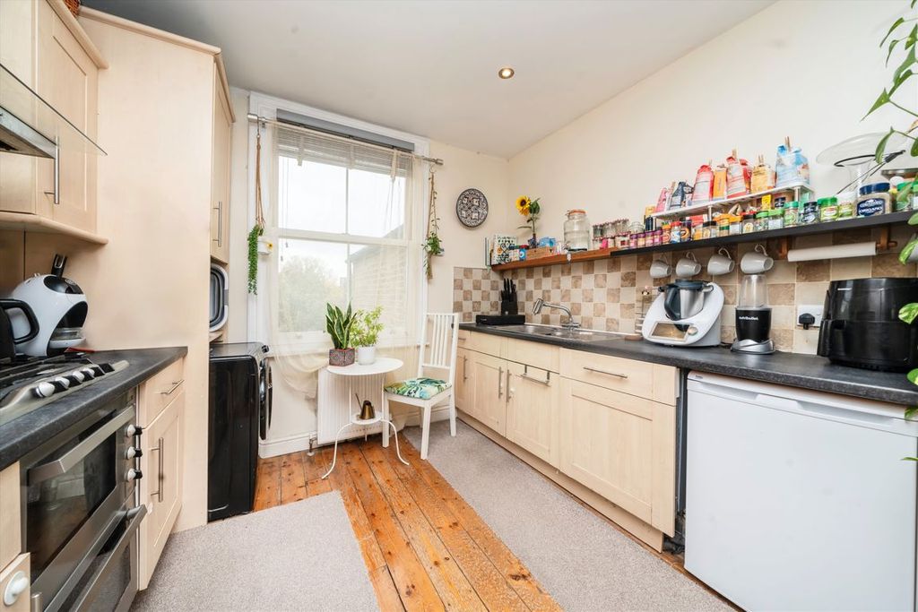 Property photo 3 of 5