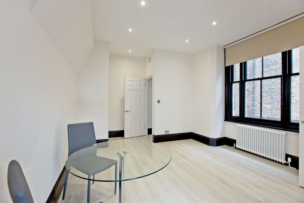 Property photo 3 of 8 Photo 9