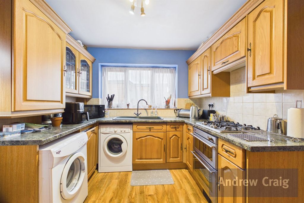 Property photo 3 of 15 Kitchen
