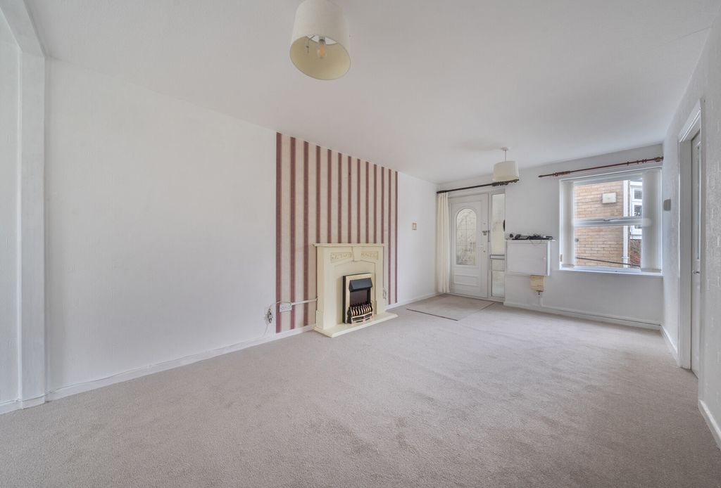 Property photo 3 of 10 1396070-10-696130...