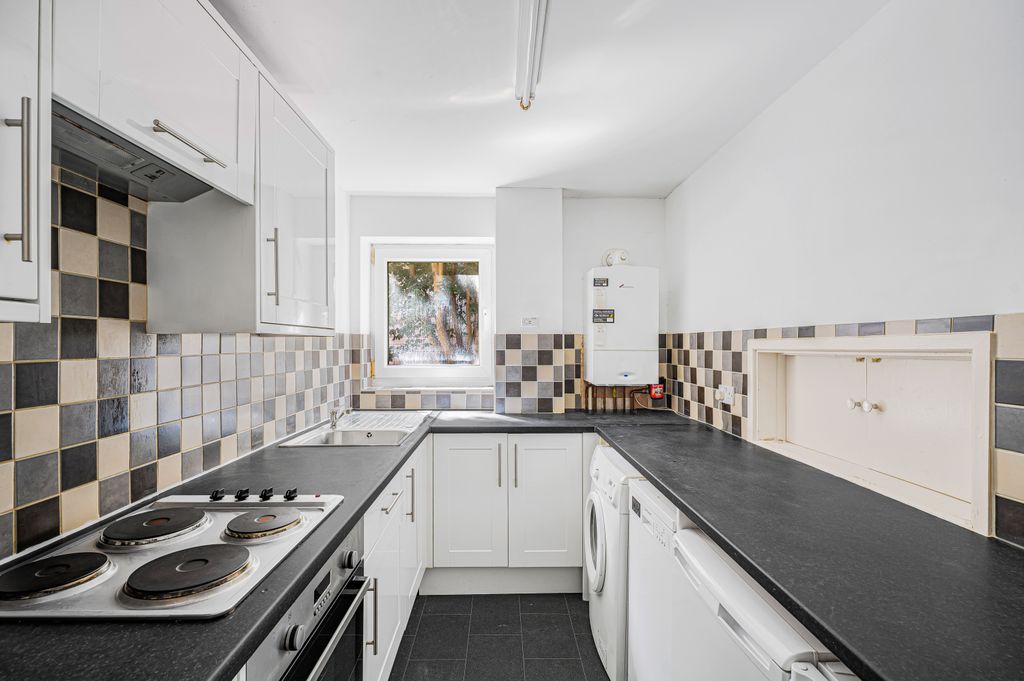 Property photo 3 of 12 Kitchen