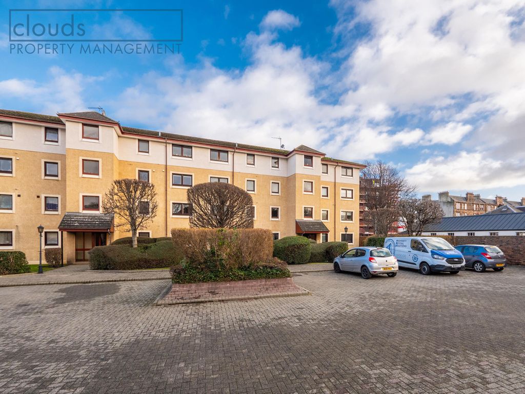 Property photo 2 of 11 External