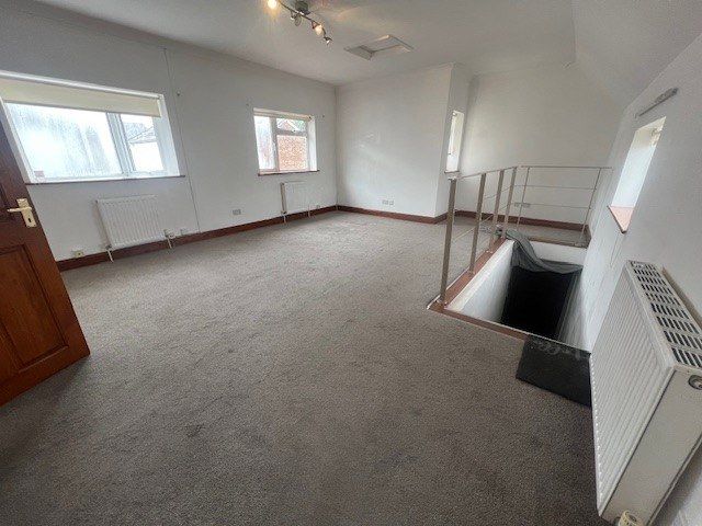 Property photo 1 of 7 1 Bed Flat To Rent Holdenhurst Road, Bournemouth Bh8