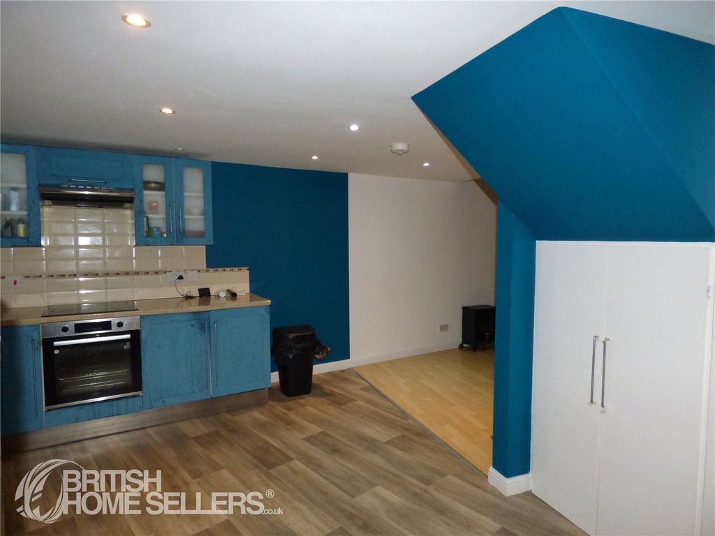 Property photo 2 of 23 Picture No. 10