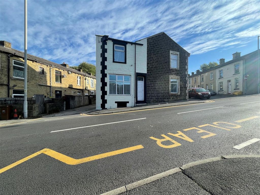 Property photo 2 of 9 2A Cobden 1.Jpg