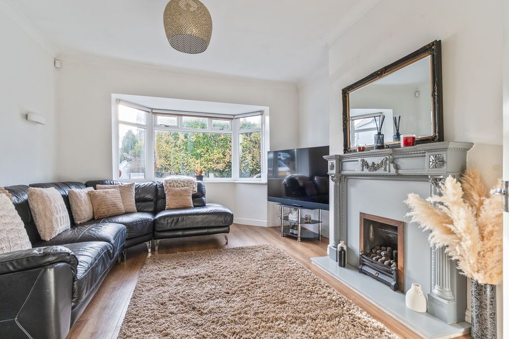 Property photo 3 of 29