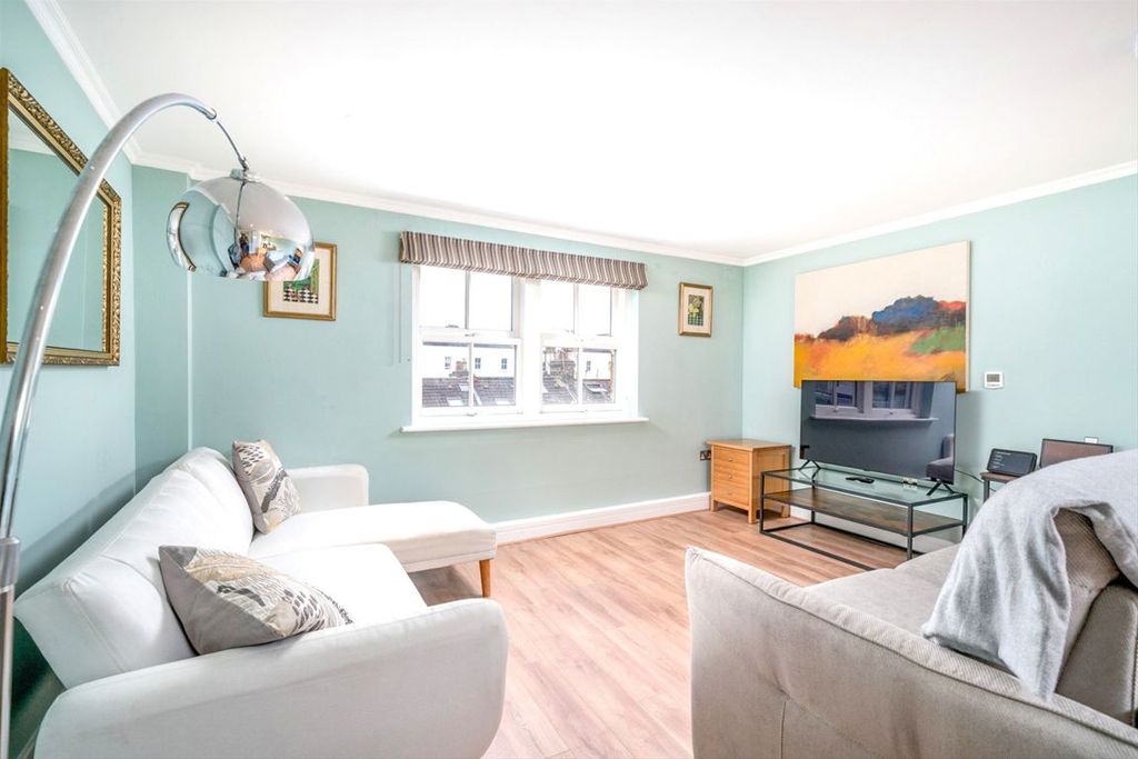 Property photo 2 of 5