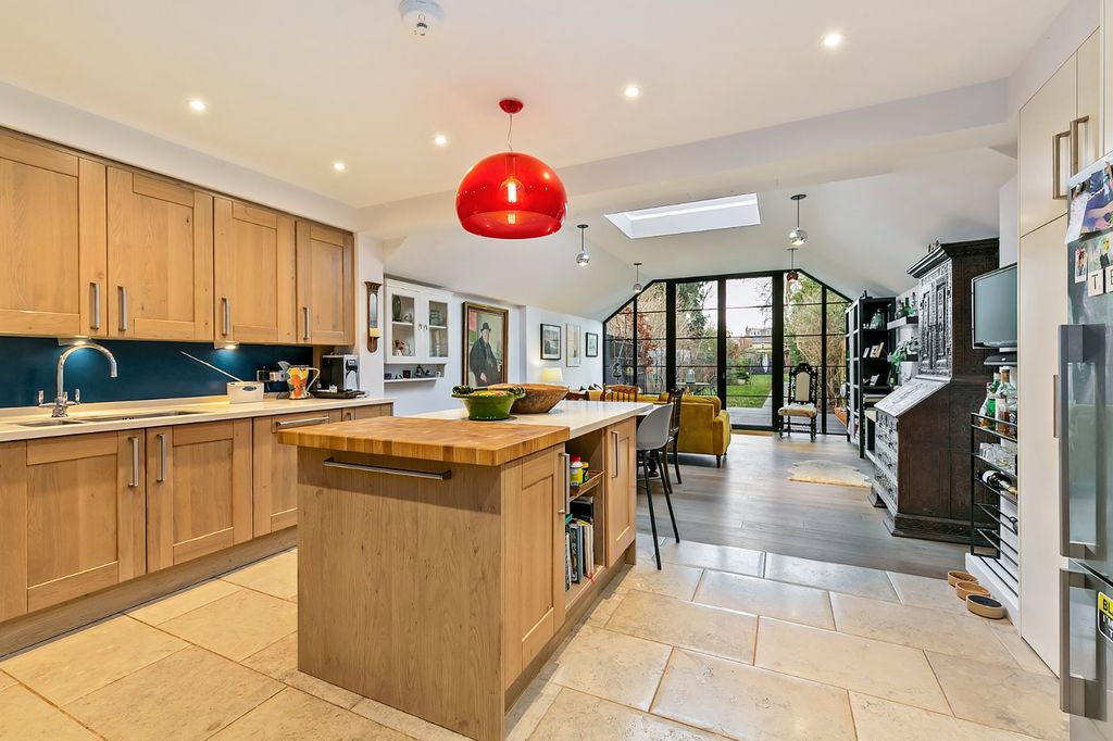 Property photo 3 of 23 Picture No. 09