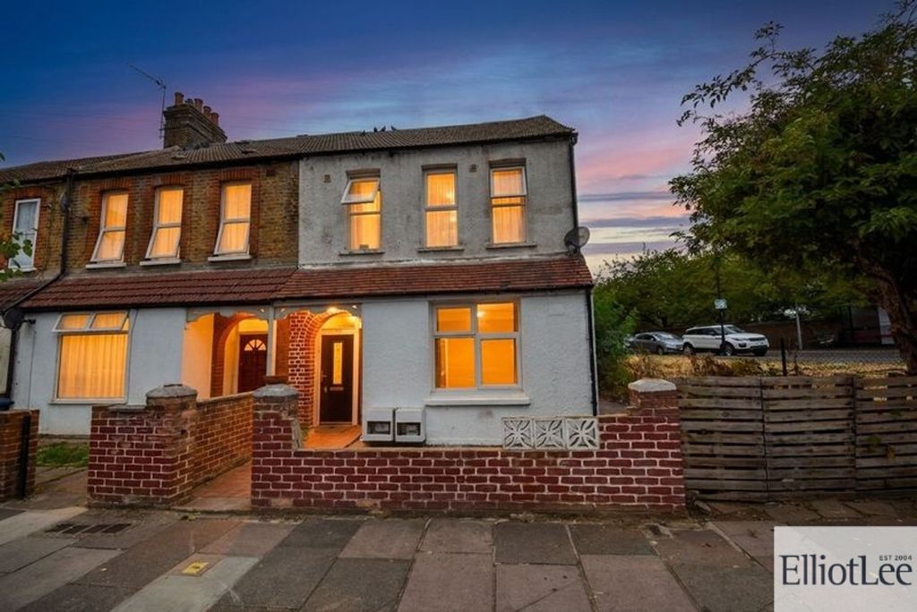 Property photo 1 of 2
