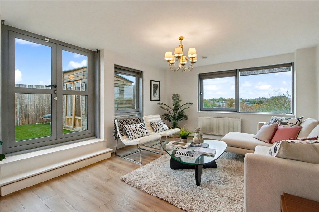 Property photo 3 of 12 Picture No. 09