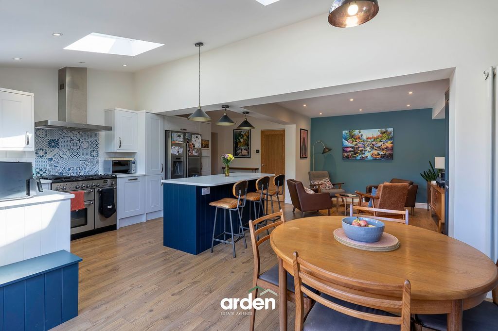 Property photo 2 of 23