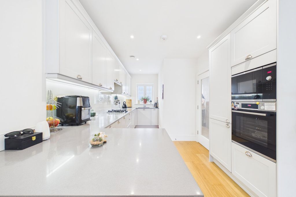 Property photo 3 of 13 Picture No. 01