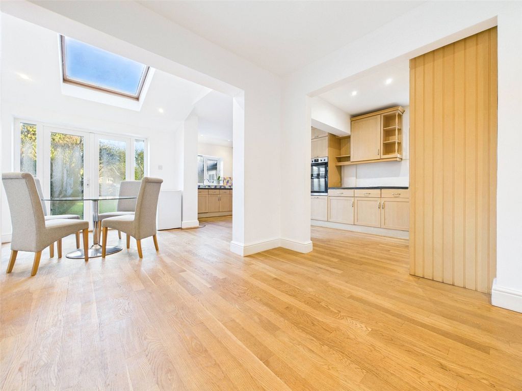 Property photo 3 of 29 Picture No. 24