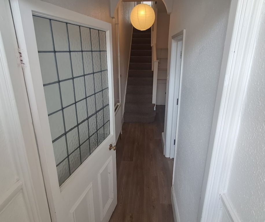 Property photo 2 of 27 Entrance Hall