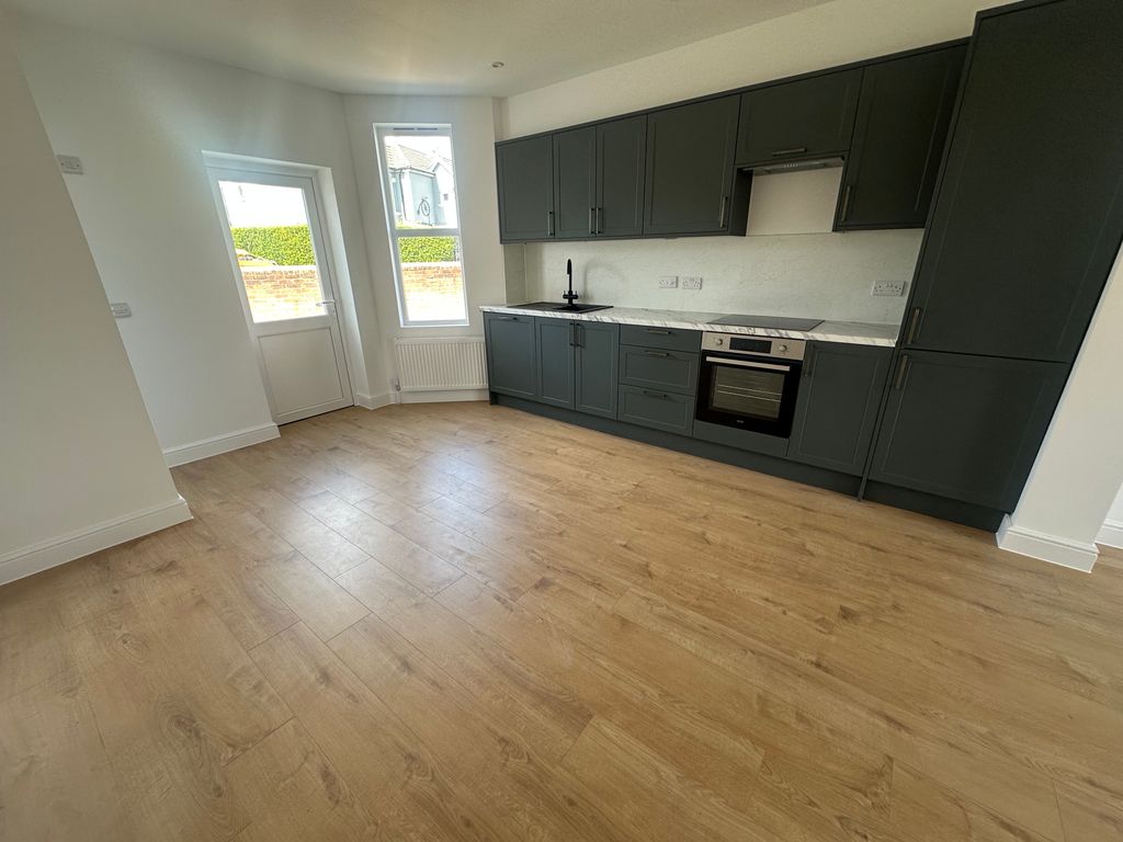 Property photo 3 of 10 Property