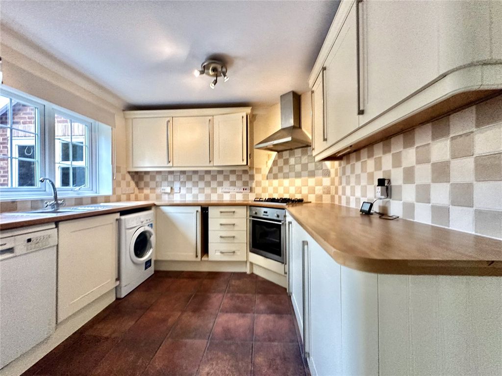 Property photo 2 of 14 Kitchen