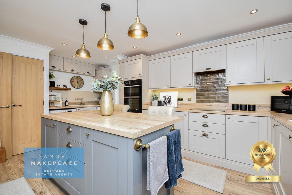 Property photo 3 of 48 Gallery