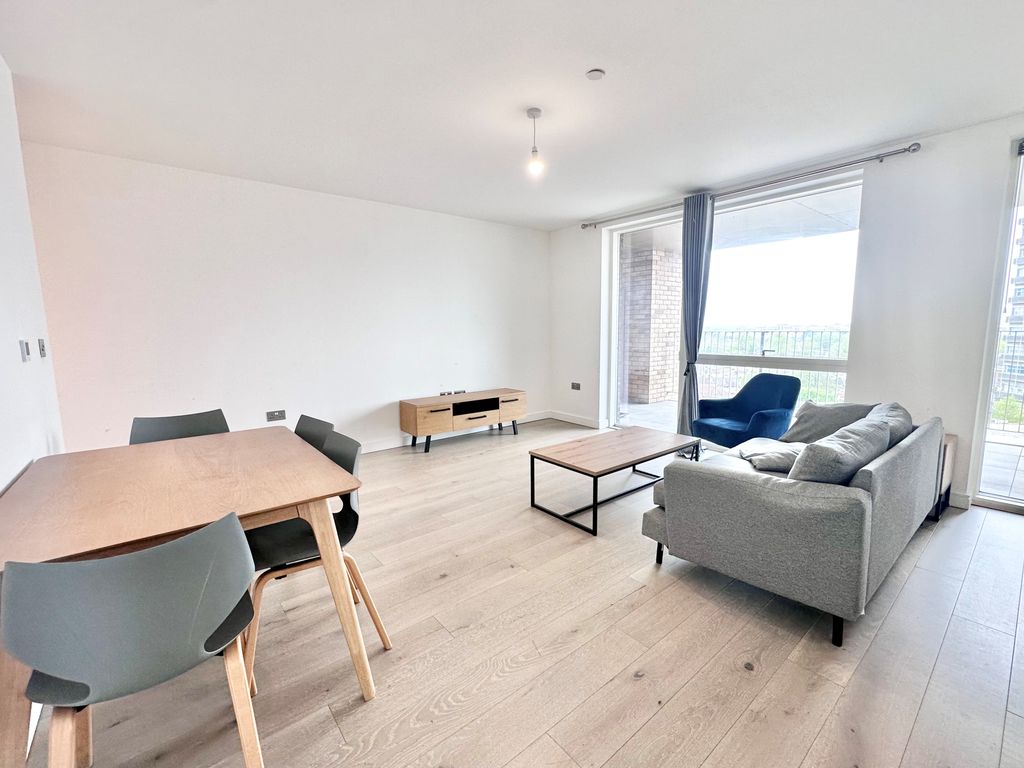 Property photo 2 of 14 Open-Plan Living