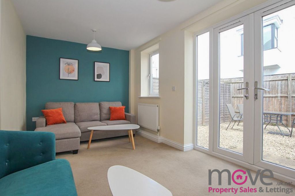 Property photo 3 of 12 Photo 4