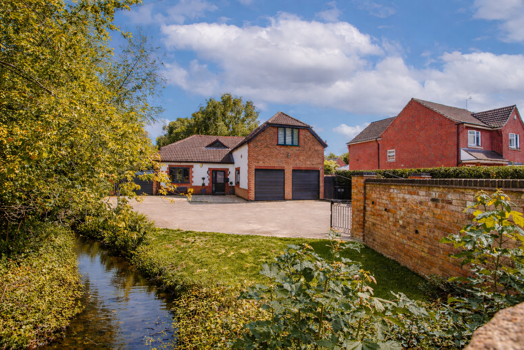 Property photo 1 of 37