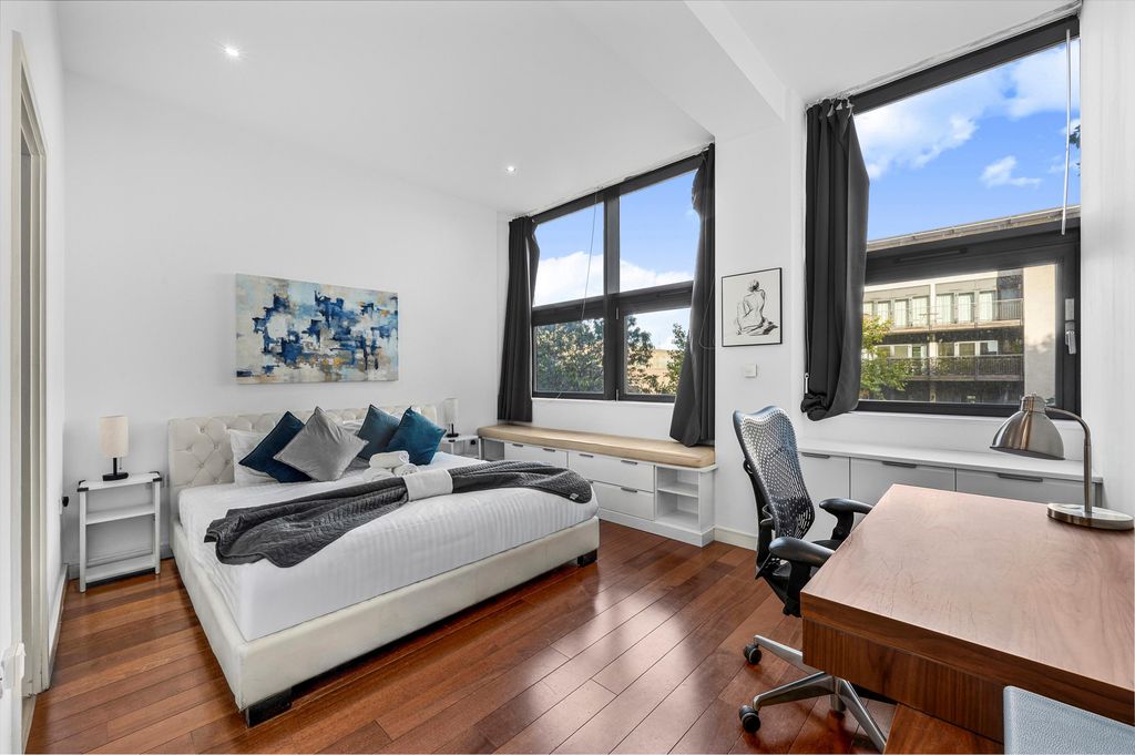 Property photo 3 of 10 Image