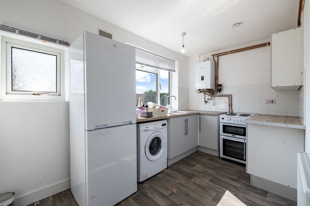 Property photo 2 of 25 56 Castleton Boulevard (Skegness)-11