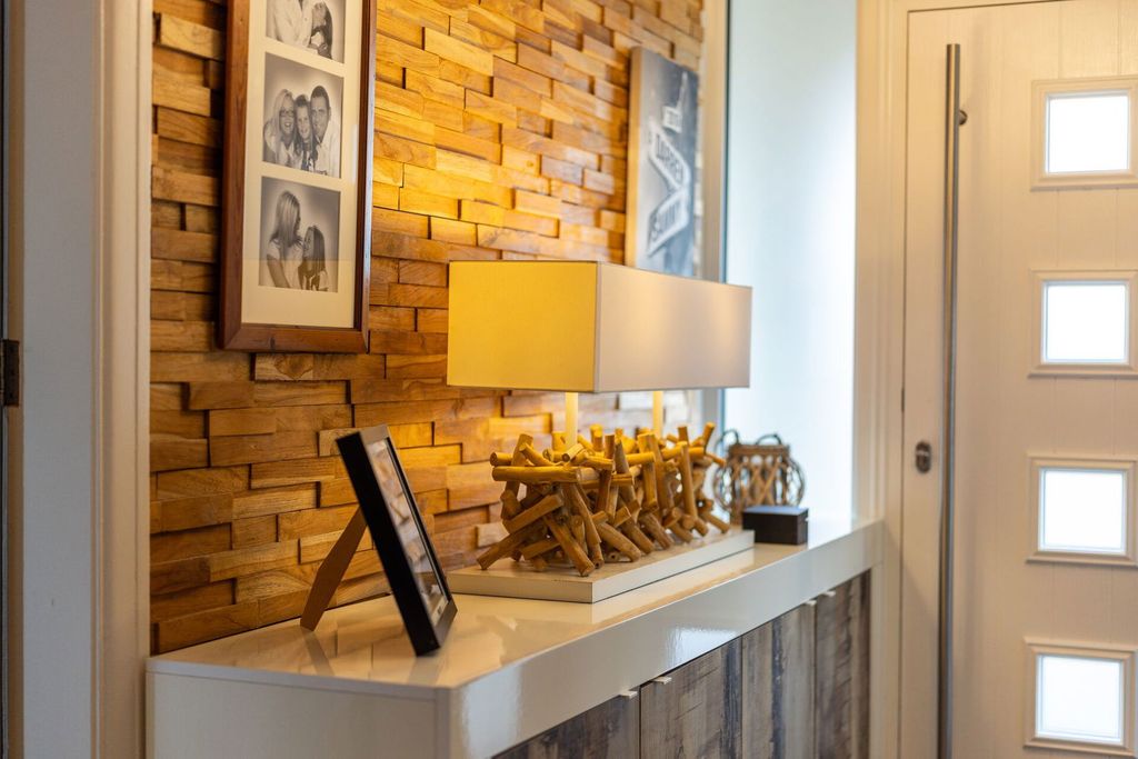 Property photo 2 of 31