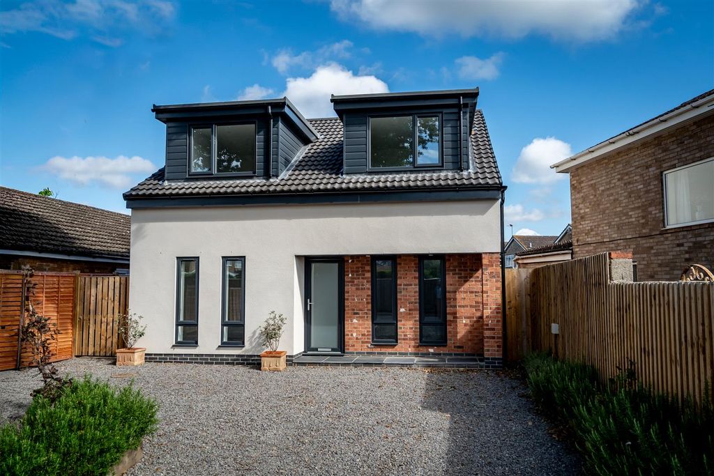 Property photo 1 of 23 External