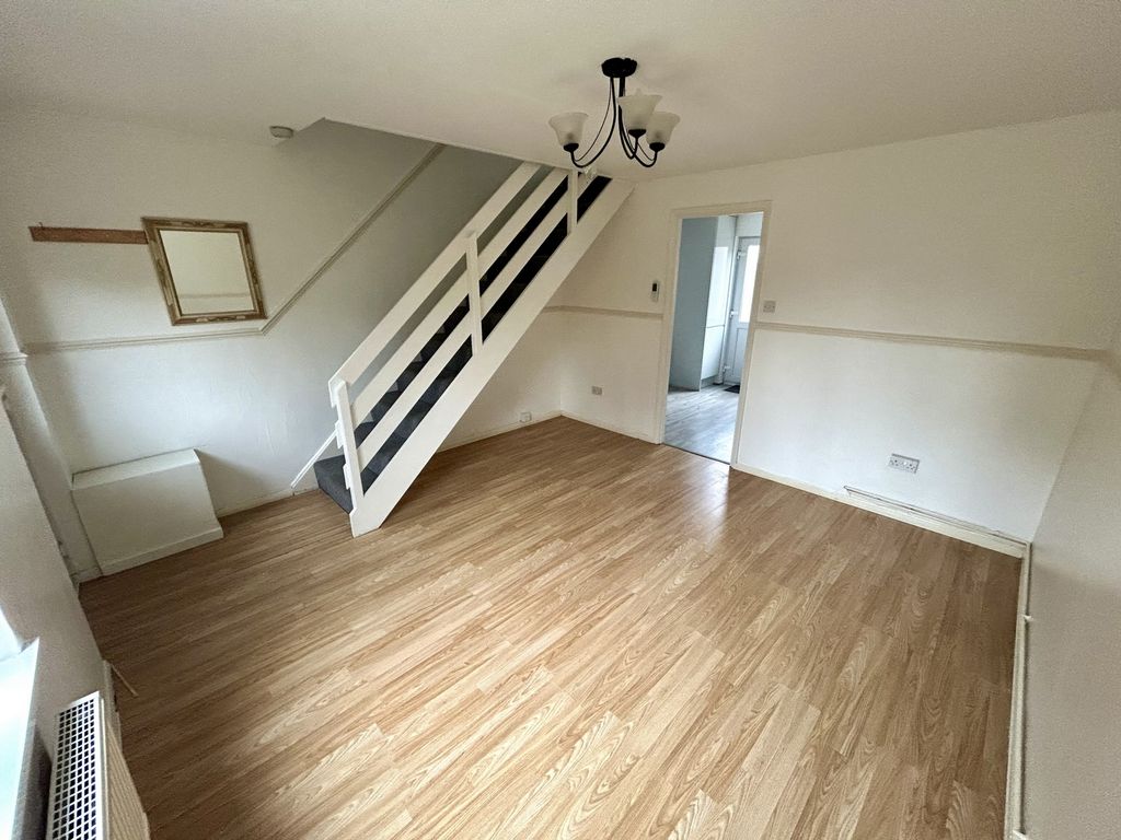 Property photo 3 of 12 Photo 5