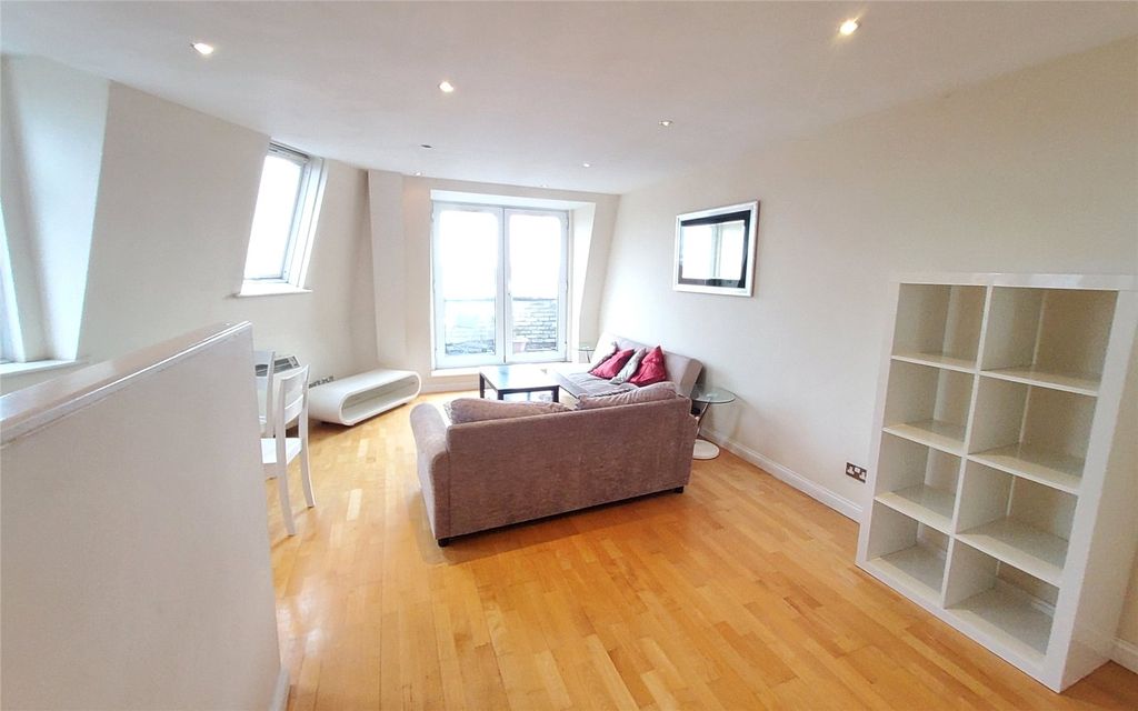 Property photo 2 of 14 Picture No. 16