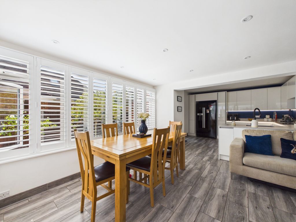 Property photo 3 of 25 Dining & Seating Area