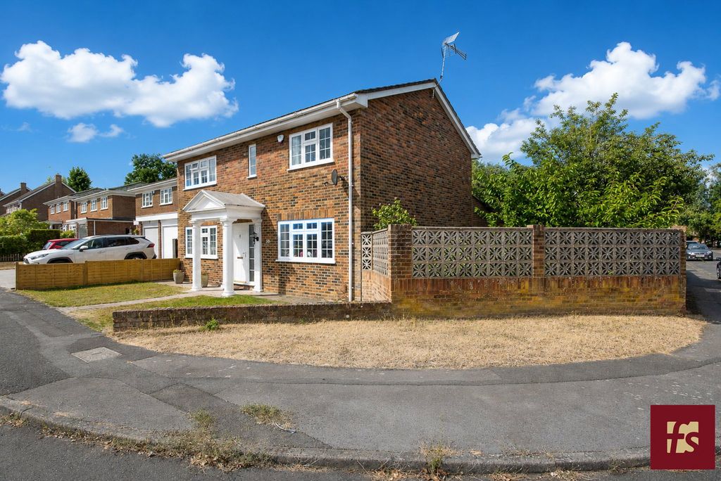Property photo 1 of 28