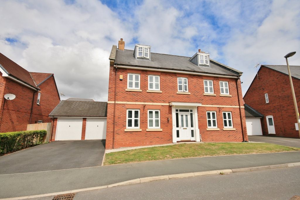 Property photo 1 of 12