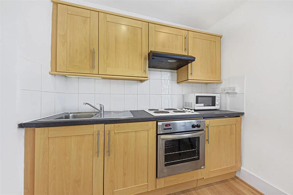 Property photo 3 of 8 8Aaaf5A5A813E01c08516261d7E69137d37F9798.Jpg